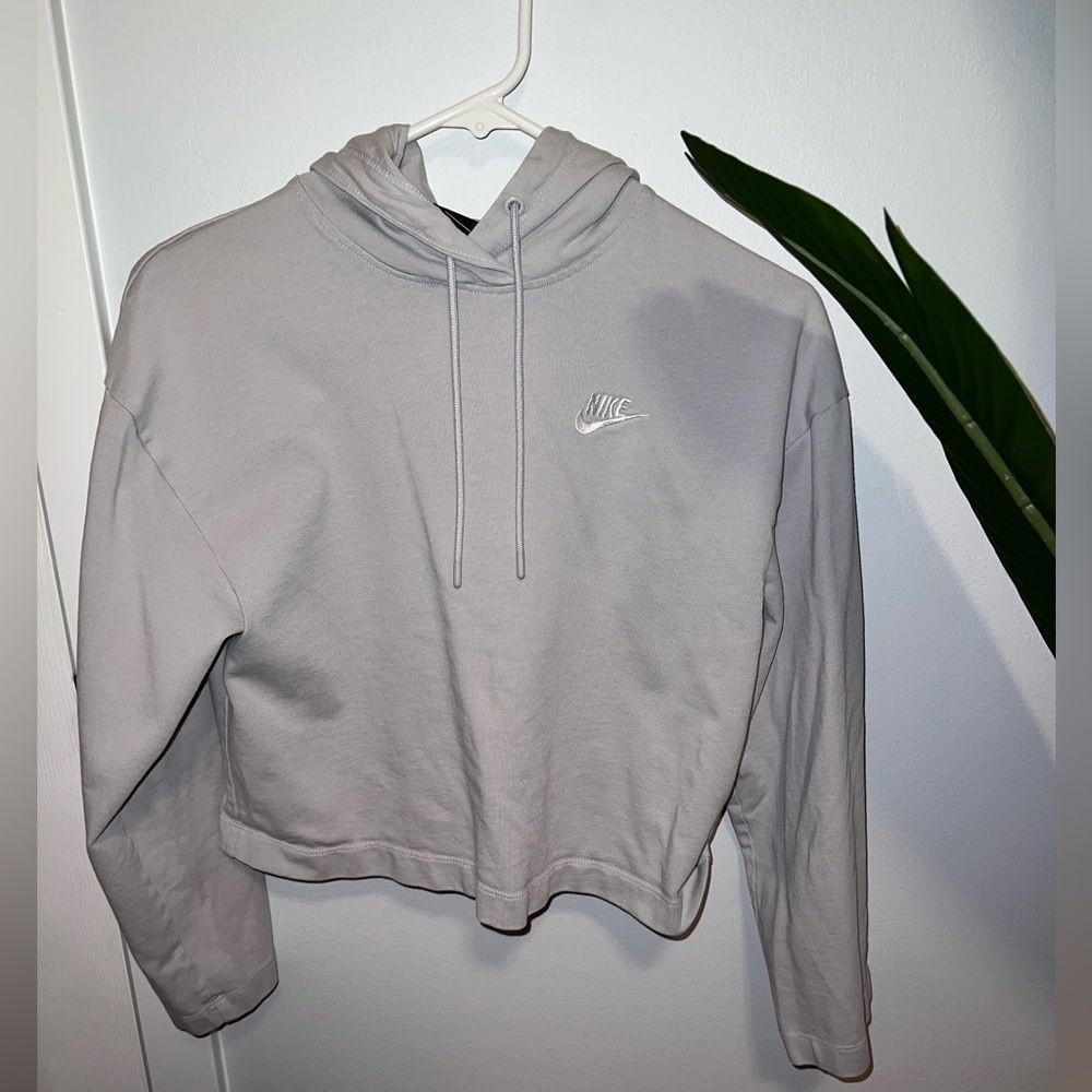 Nike XS cropped hoodie - Picture 3 of 4